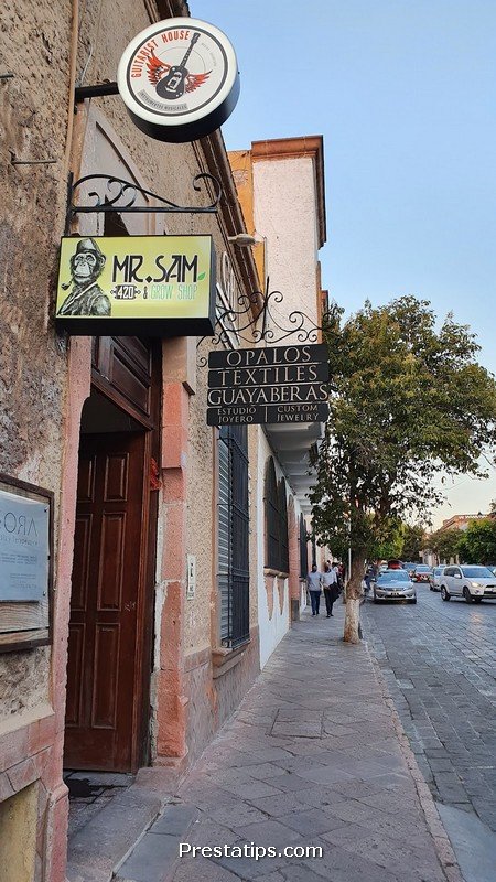 Gabriela Badillo / Estudio Joyero y Textil / Guayaberas