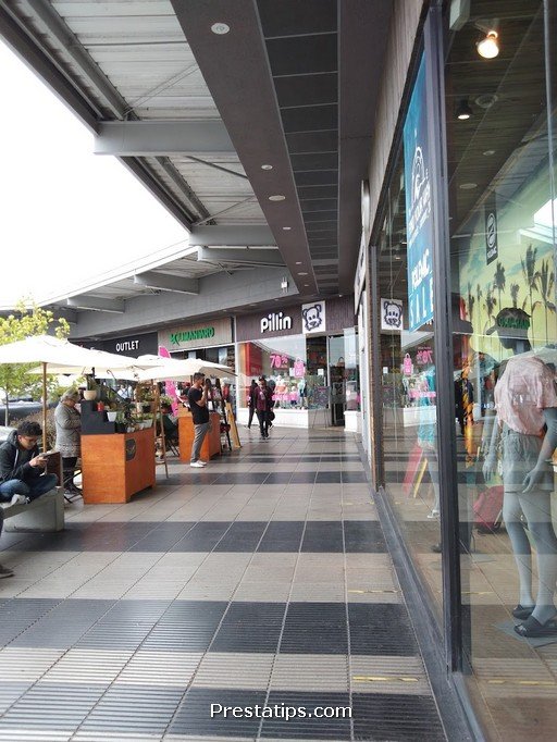 Patio Outlet Peñuelas